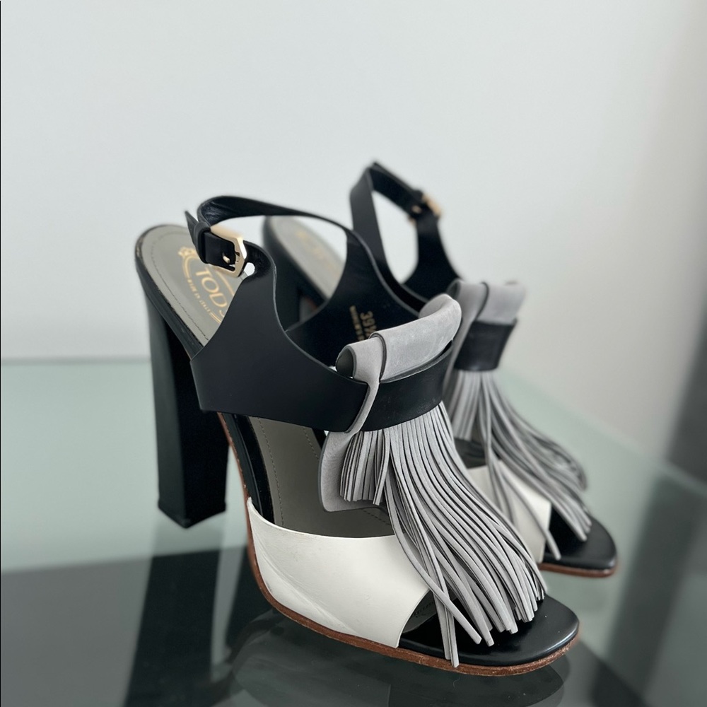 Tods fringe sandals